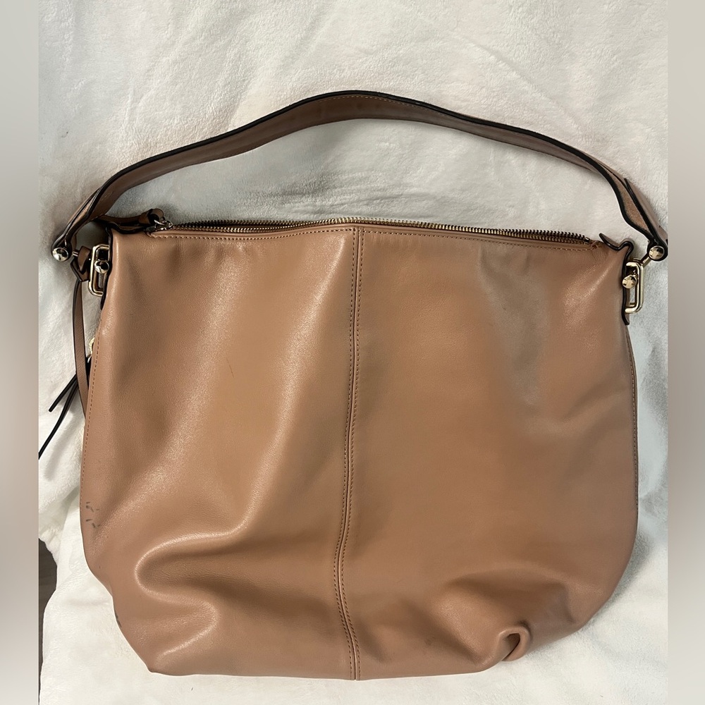 Elegant Tan Leather Shoulder Bag